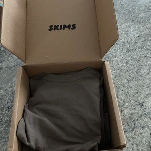 SKIMS dark grey legging and shirt matching set